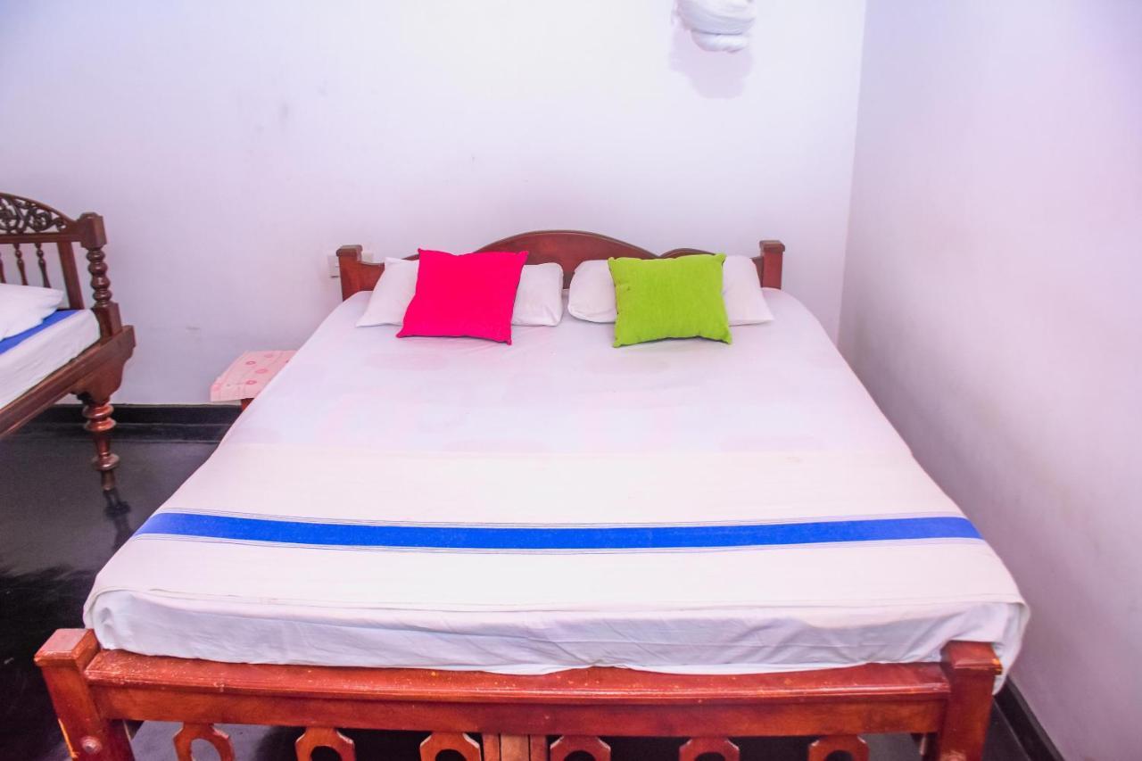 #Bedbox Hostel Дамбула Екстериор снимка